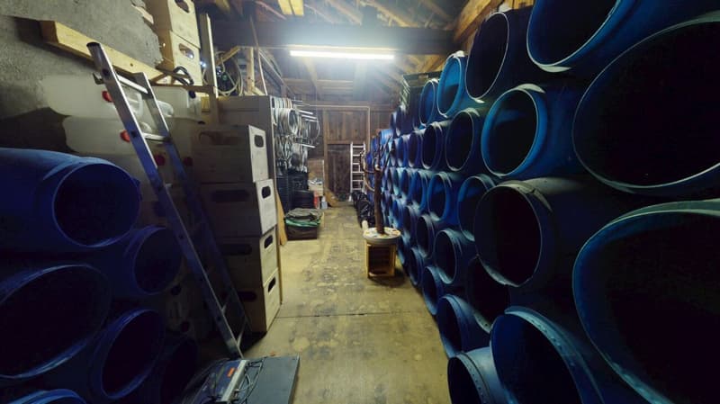 Proprietà commerciale con distilleria e potenziale di sviluppo a Gams (10)