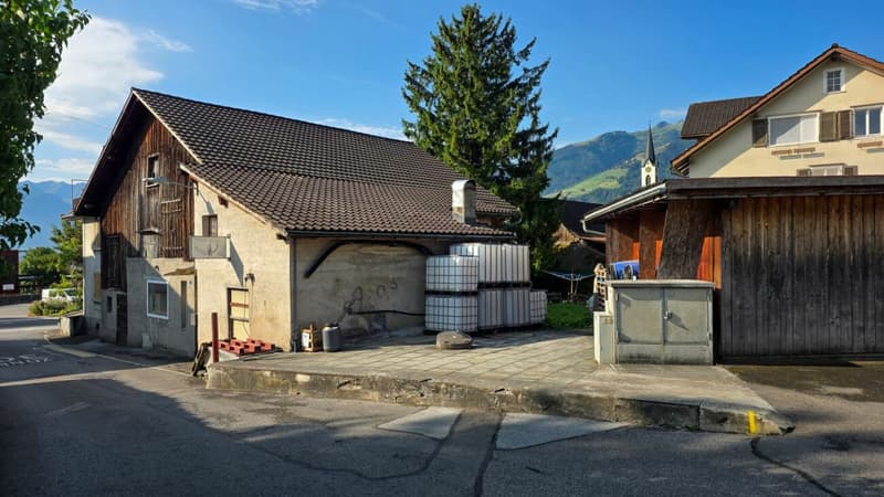 Proprietà commerciale con distilleria e potenziale di sviluppo a Gams (1)