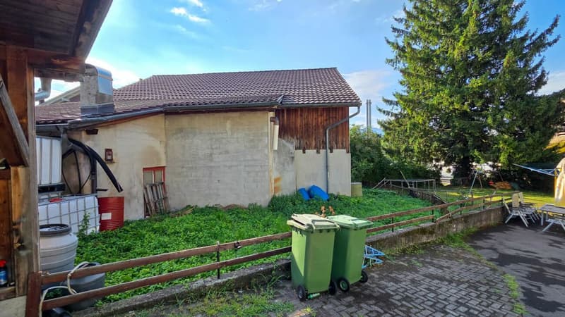 Proprietà commerciale con distilleria e potenziale di sviluppo a Gams (13)