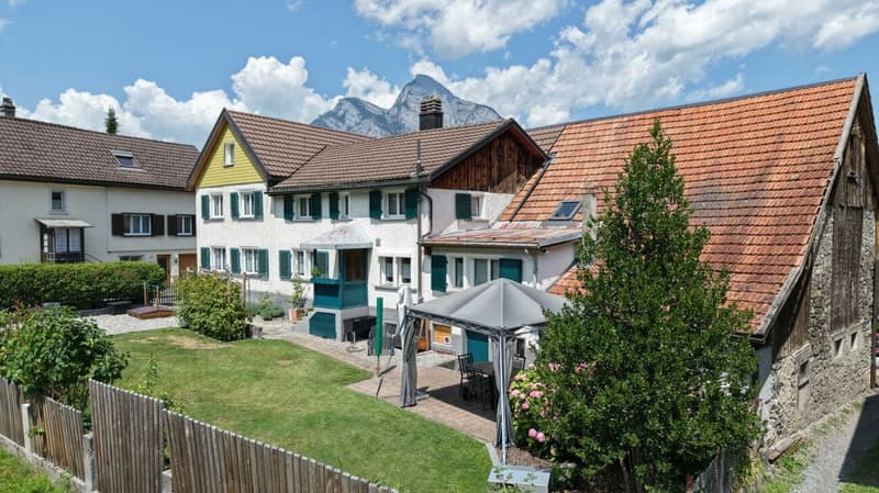 House with huge outbuilding total usable area 395m2 (23)