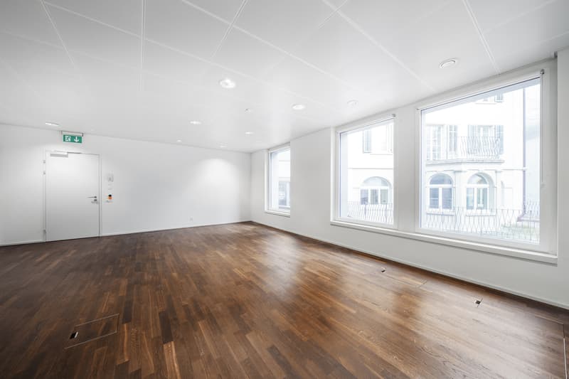 Office/Practice space in prime location! (8)