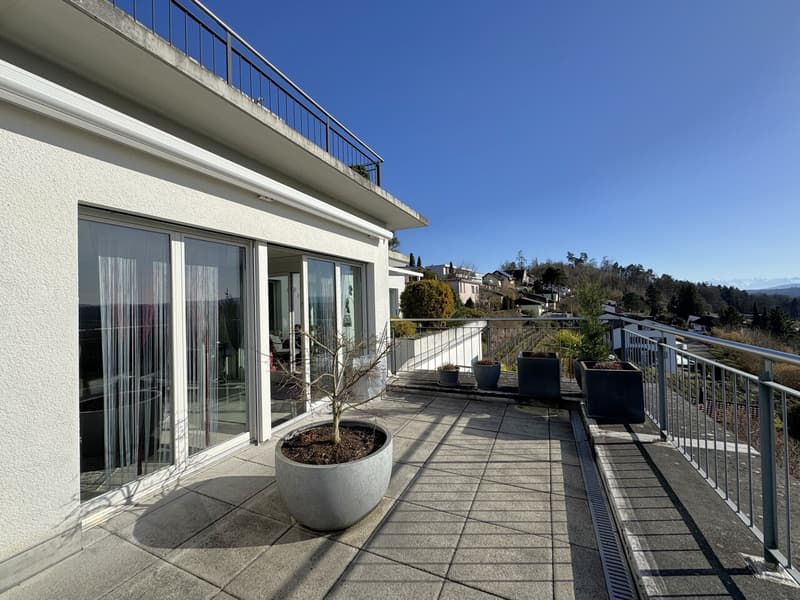 Terrace apartment with impressive panoramic view including two parking spaces (13)