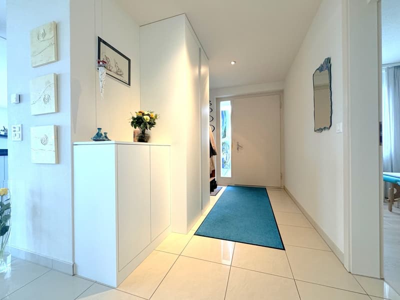 Terrace apartment with impressive panoramic view including two parking spaces (4)