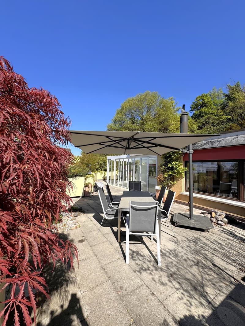 Top floor, sunny with a great view and privacy (4)
