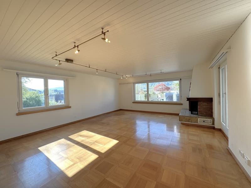 Top floor, sunny with a great view and privacy (7)