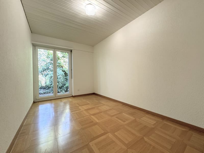 Top floor, sunny with a great view and privacy (11)