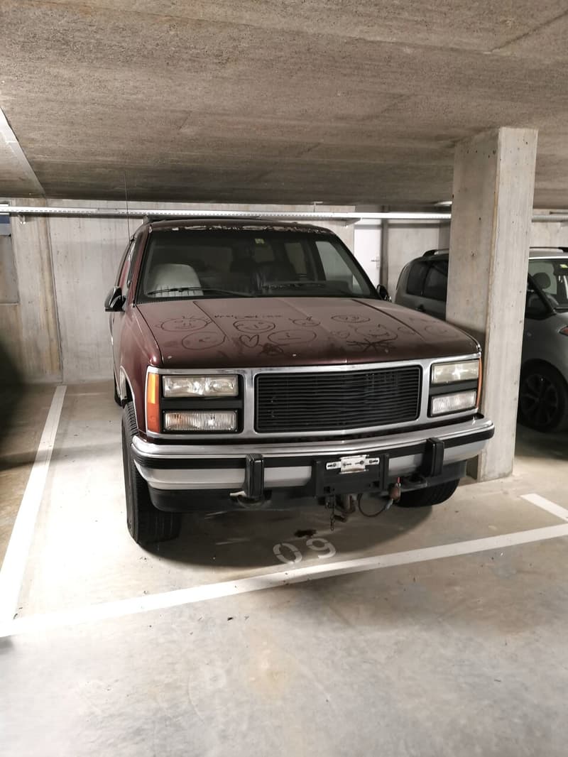 Very wide underground parking space (3)
