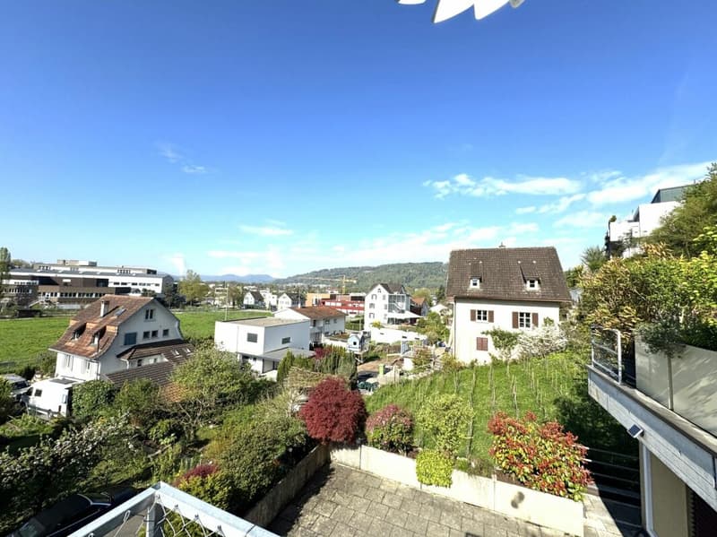 Zuoberst, sonnig mit herrlicher Aussicht und Privatsphäre (5)