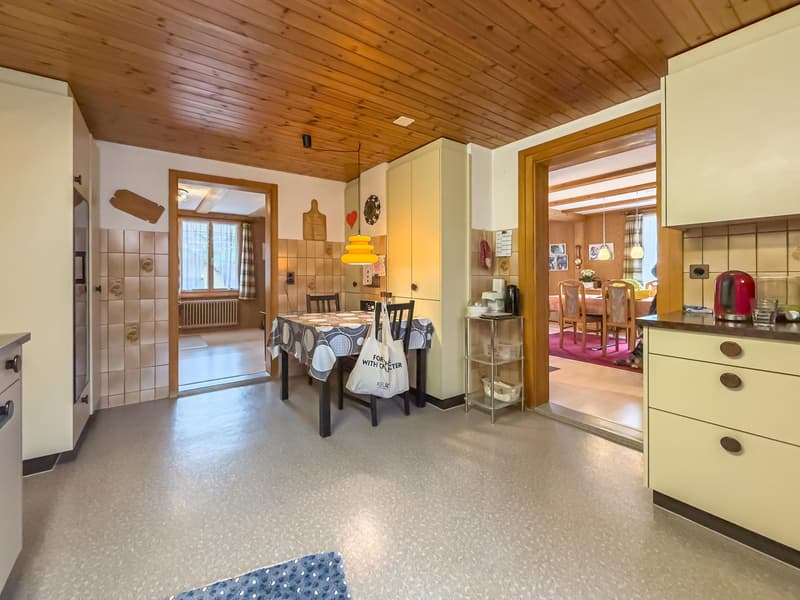 Well-maintained residential and commercial house in Melchnau for sale (15)