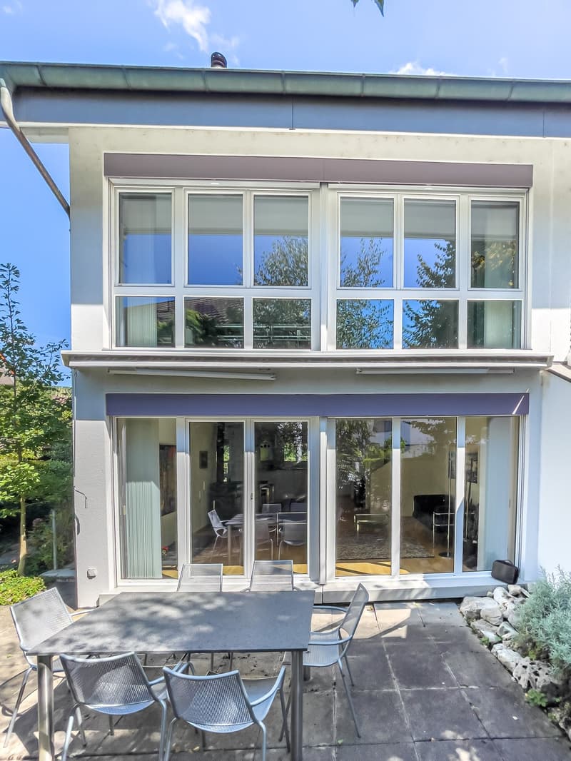 GEPFLEGTES 4.5 ZIMMER DOPPELEINFAMILIENHAUS IN MAGDEN (2)