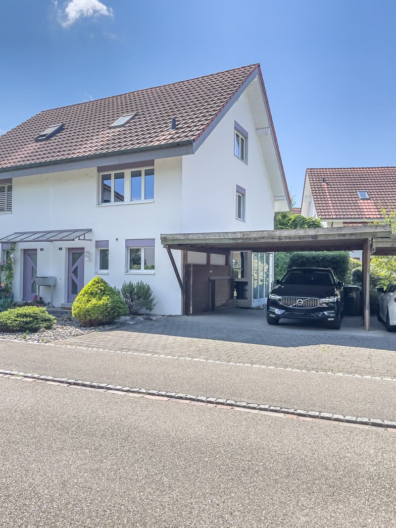 GEPFLEGTES 4.5 ZIMMER DOPPELEINFAMILIENHAUS IN MAGDEN (1)