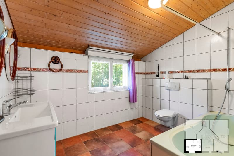 Maison d'angle avec grange, étable et jardin : potentiel de rénovation abordable à Buch SH (8)