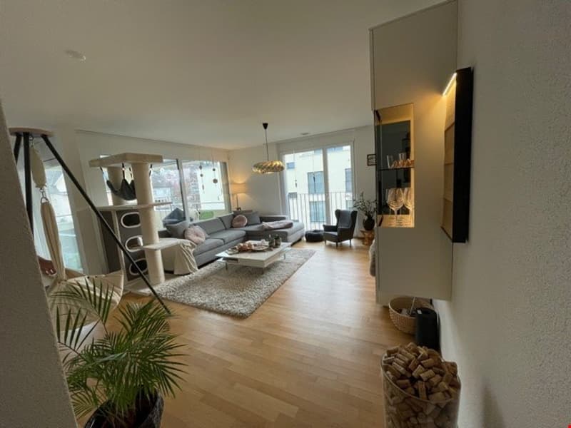 Stylish living with parking space and E-charging station (2)
