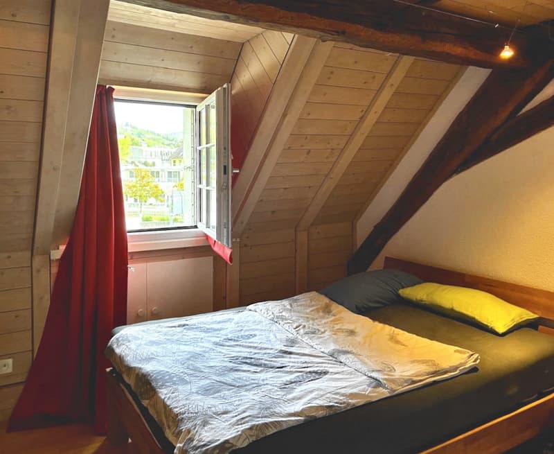 Charmante 3-Zimmer-Dachwohnung mit Sichtbalken und Schwedenofen (8)