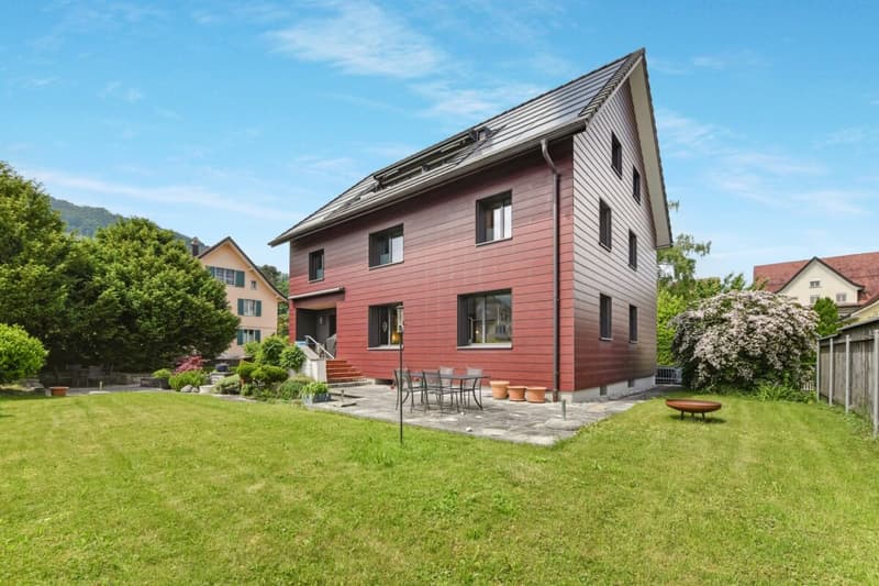 Einfamilienhaus mit Einliegerwohnung, PV-Anlage & 10 Zimmern - ideal für Familien (23)