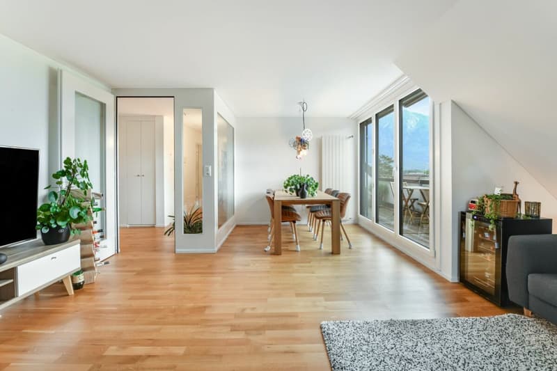 Einfamilienhaus mit Einliegerwohnung, PV-Anlage & 10 Zimmern - ideal für Familien (17)
