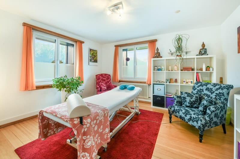 Einfamilienhaus mit Einliegerwohnung, PV-Anlage & 10 Zimmern - ideal für Familien (11)