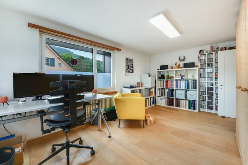 Einfamilienhaus mit Einliegerwohnung, PV-Anlage & 10 Zimmern - ideal für Familien (8)