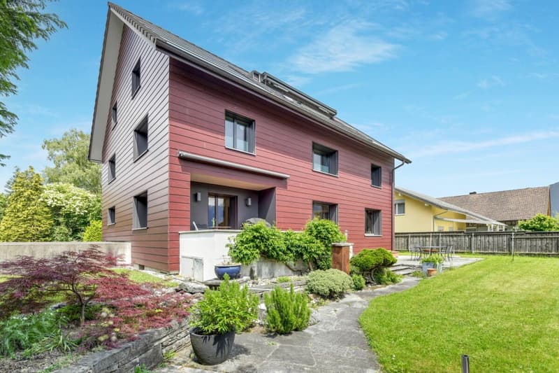 Einfamilienhaus mit Einliegerwohnung, PV-Anlage & 10 Zimmern - ideal für Familien (21)