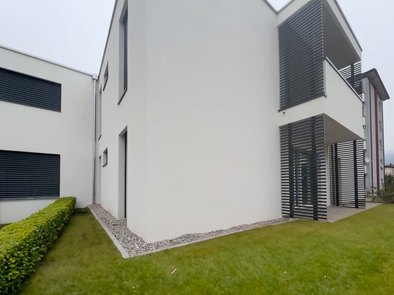 Moderno 3.5 locali con giardinetto a Genestrerio (5)