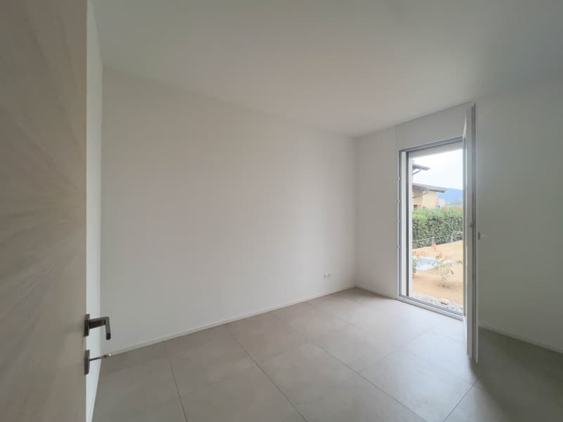 Moderno 3.5 locali con giardinetto a Genestrerio (4)