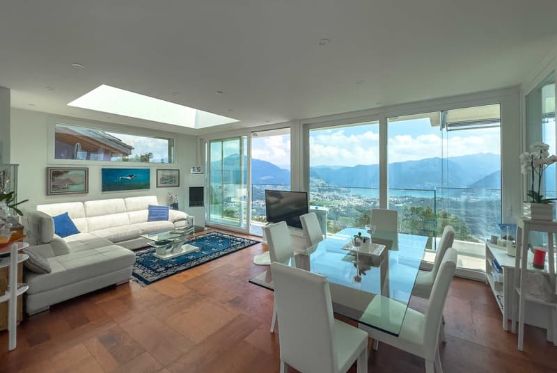 Prestigiosa Villa mit Seeblick und Pool in Cademario (1)