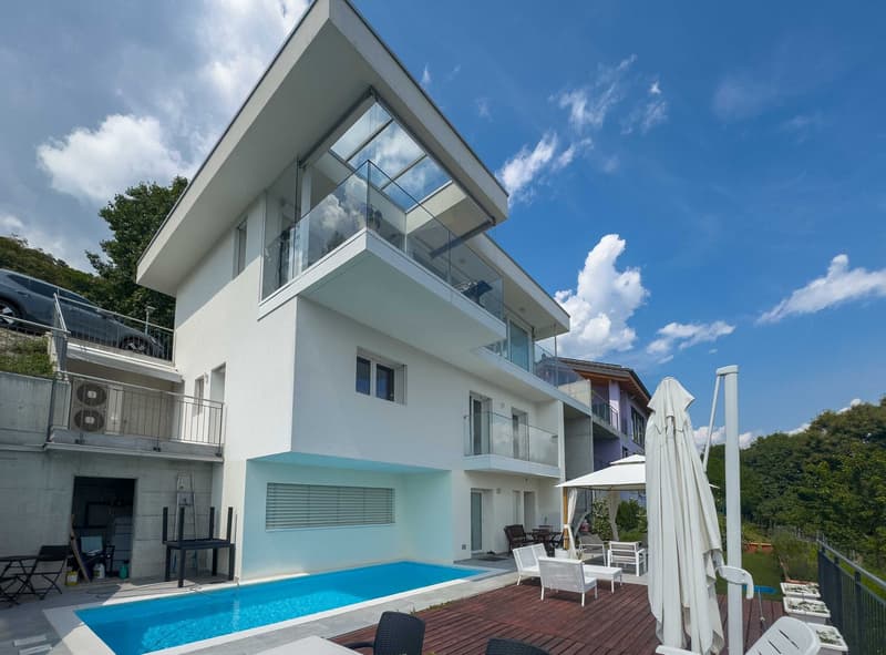 Prestigiosa Villa mit Seeblick und Pool in Cademario (3)