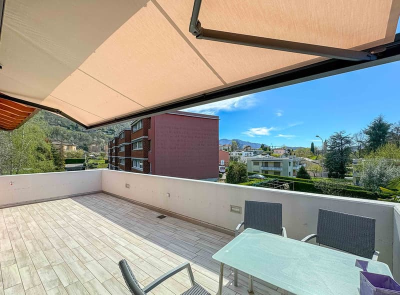 Maison bifamiliale avec grand jardin à Morbio Inferiore (11)