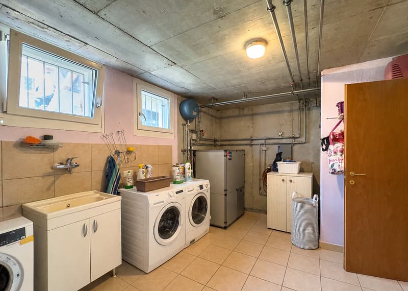 Maison bifamiliale avec grand jardin à Morbio Inferiore (10)