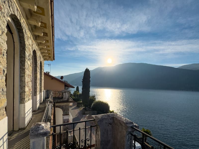 Charming period villa overlooking the lake in Morcote (8)