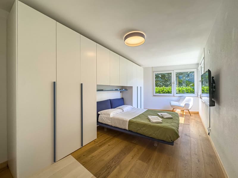 Lake House in Caslano with Private Dock (3)