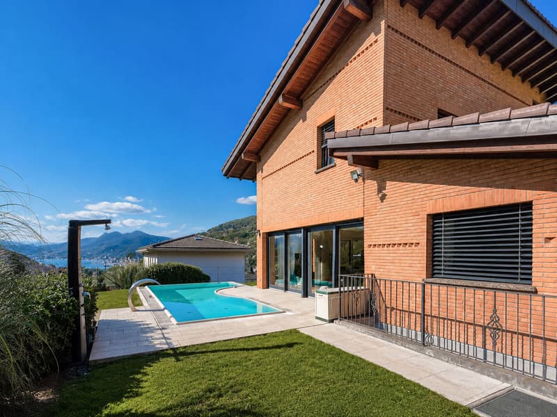 Maison unifamiliale avec jardin et piscine à Bioggio (7)