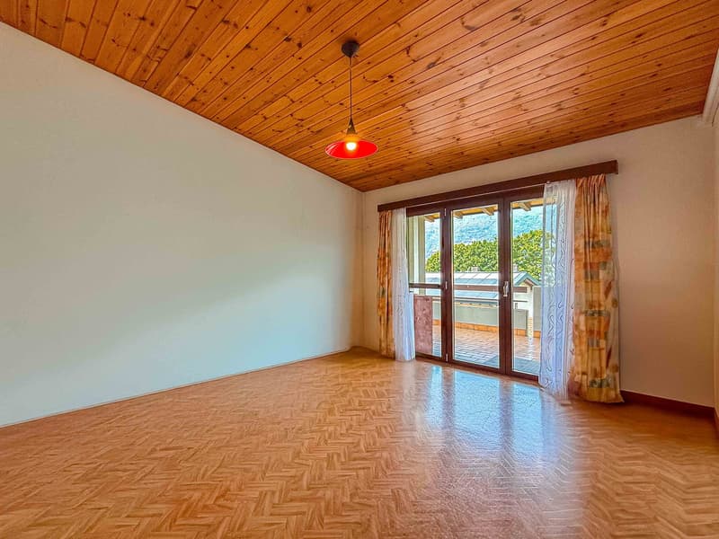 Semi-detached house with garden and hobby room in Vezia (6)