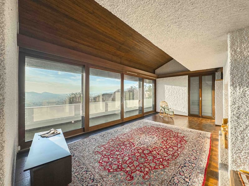Villa with large garden and open view in Morbio Superiore (3)