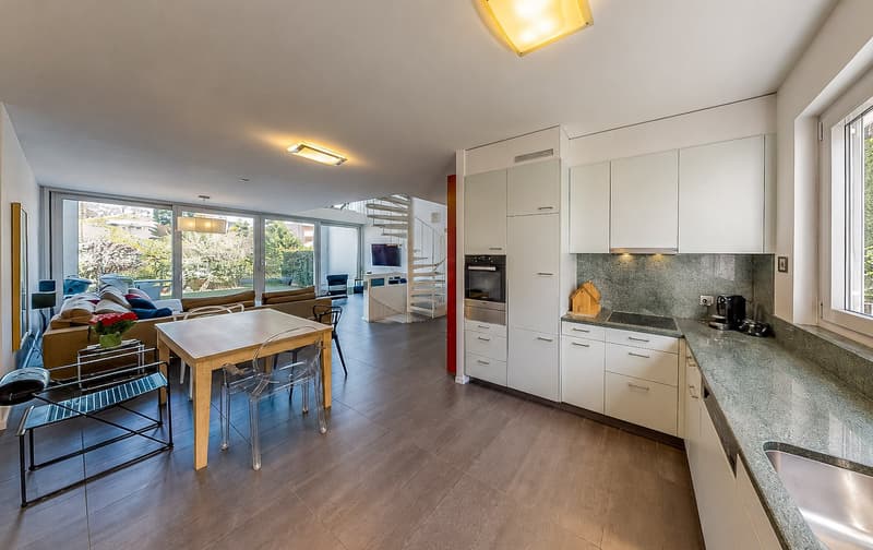 Spacious 4.5-room triplex apartment with garden in Lugano (4)