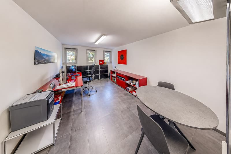 Spacious 4.5-room triplex apartment with garden in Lugano (8)