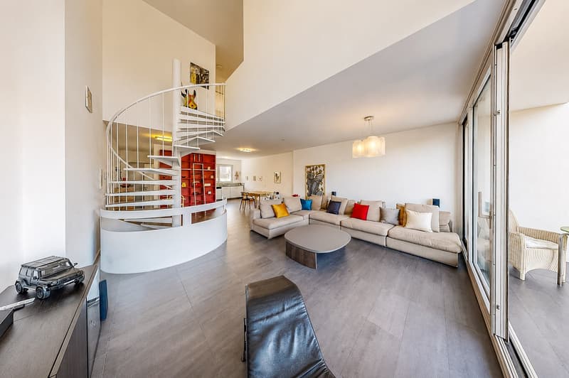 Spacious 4.5-room triplex apartment with garden in Lugano (2)