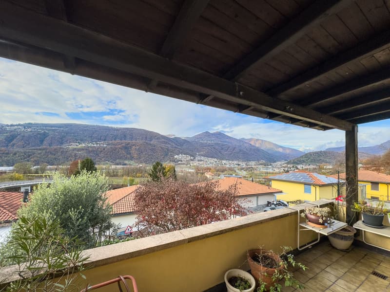 Semi-detached house with open view in Vezia (6)