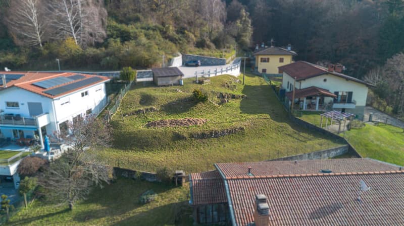 Buildable land in Caneggio with open valley view (4)