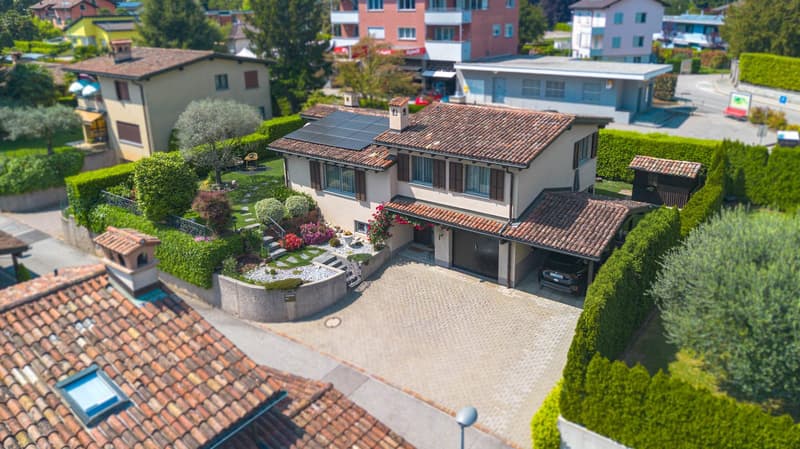 Elegantes Haus mit Garten in Collina d’Oro (14)