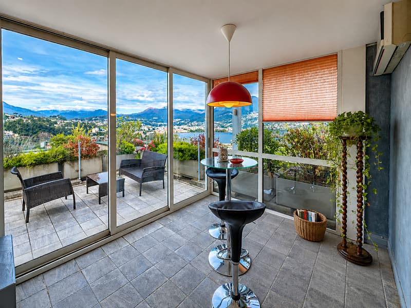 Attic with lake view in Paradiso, also available as a secondary residence (1)