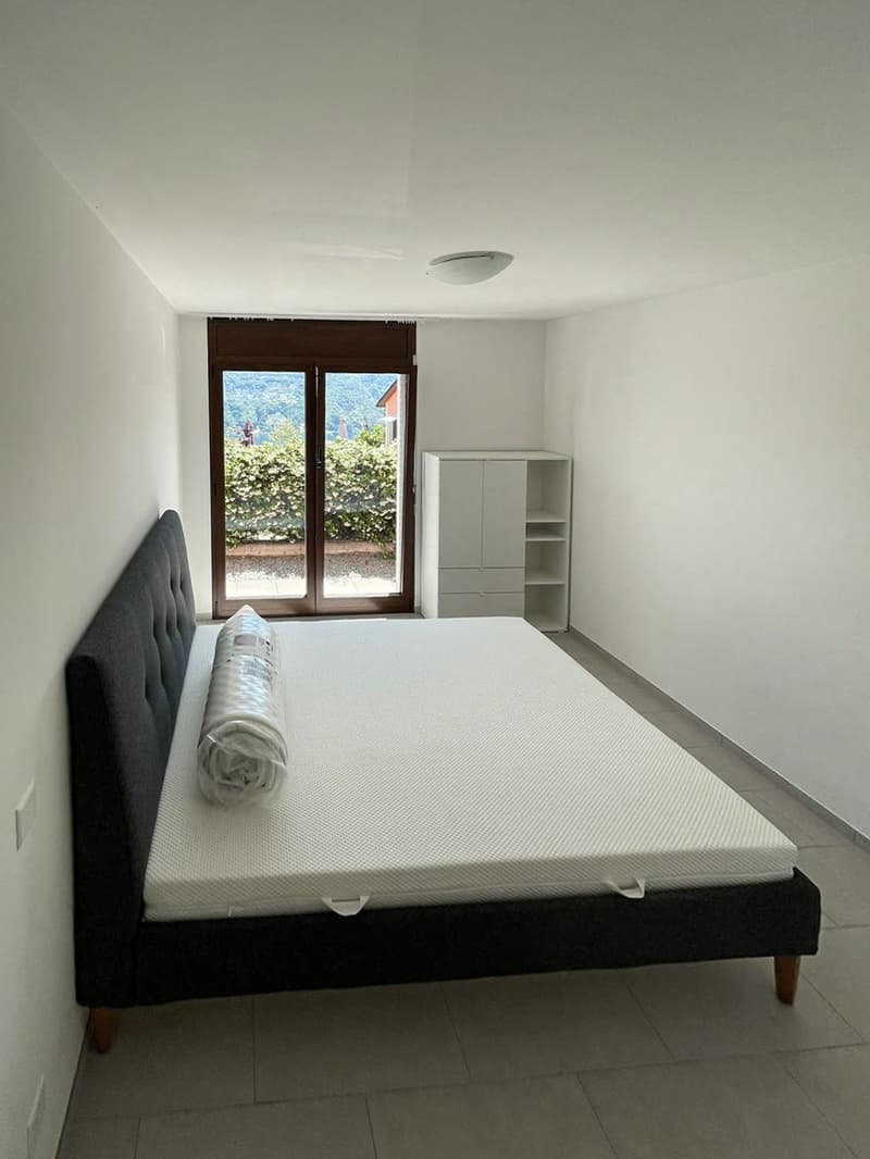 Bright 3.5-room apartment with garden in Vernate (2)