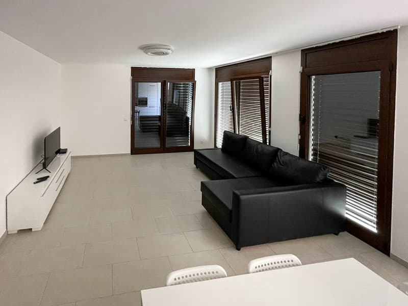 Bright 3.5-room apartment with garden in Vernate (1)