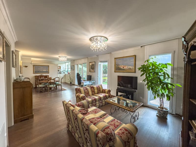 Appartement mit Seeblick und Garten in Bissone (2)