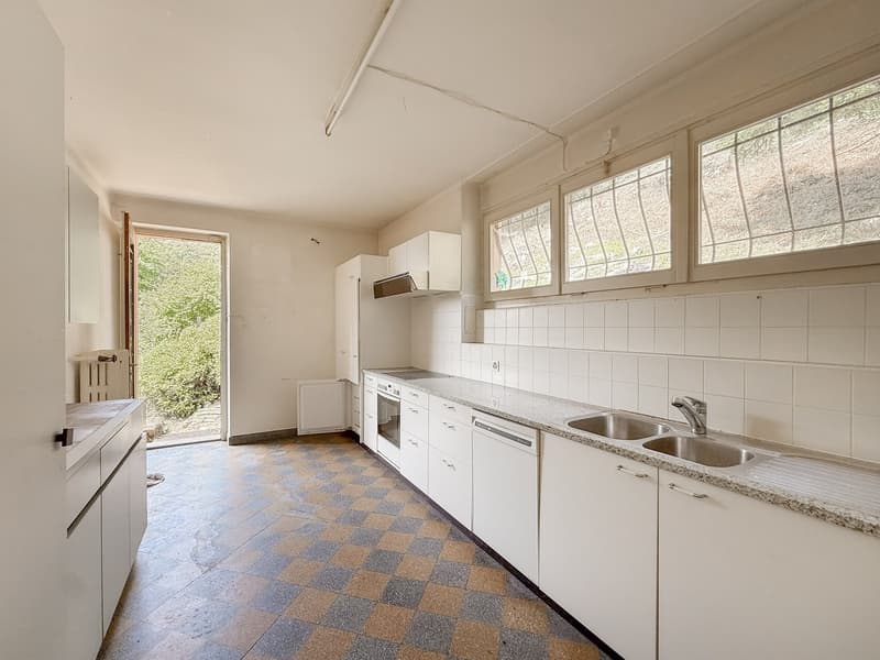Period villa with building possibility in Arzo (4)