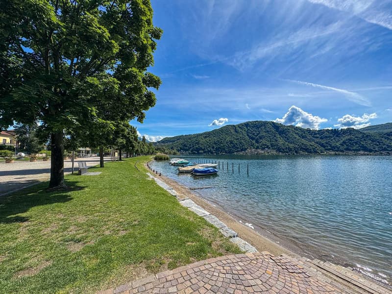 Prestigious period villa in the heart of Caslano (14)