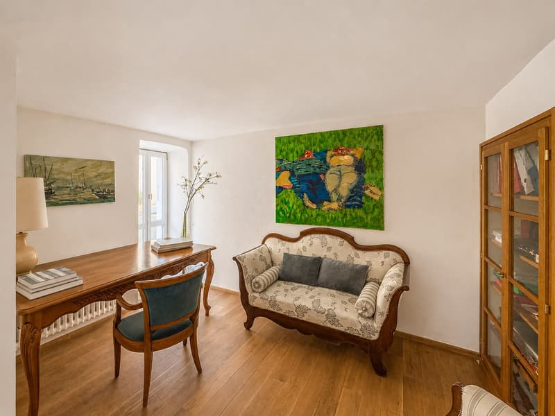 Prestigious period villa in the heart of Caslano (2)