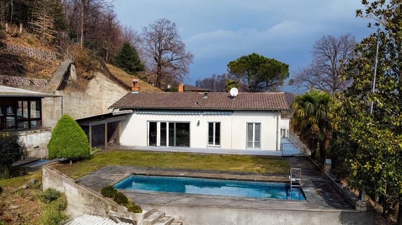 Maison unifamiliale avec grand terrain à Agra (2)