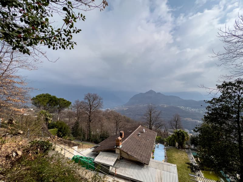 Maison unifamiliale avec grand terrain à Agra (3)