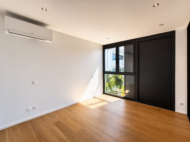 Modern attic with lake view in Locarno (5)